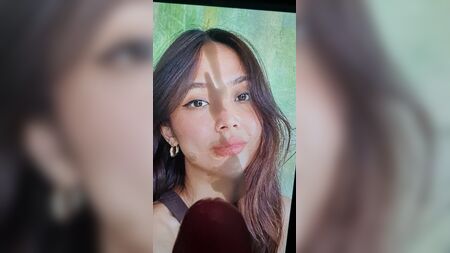 Nur Syaira, a prostituta malaya atrevida, tributo de esperma