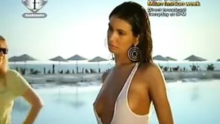 Fashion TV: Sessão fotográfica sensual de Jessica Micari à meia-noite