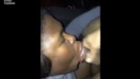 Ejaculação numa prostituta nigeriana