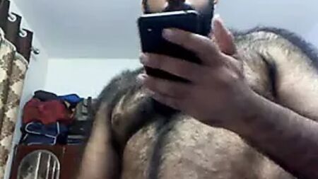 Karthik84hairy, um indiano peludo e sensual