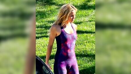 Fotos de Kate Hudson durante uma sessão fotográfica de ioga