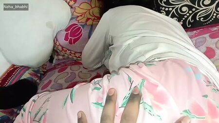 A meia-irmã adormecida, a foder, Neha Bhabhi