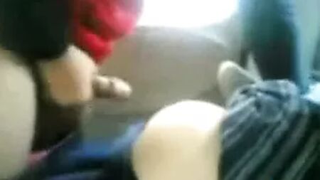 Trio do Kuwait a foder no carro - ASW020