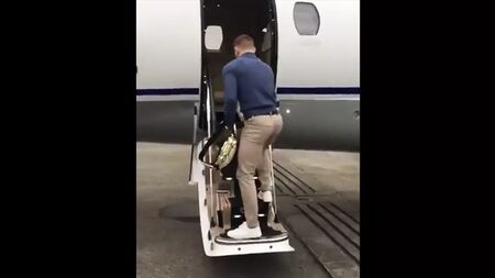 A protuberância de Conor McGregor no UFC