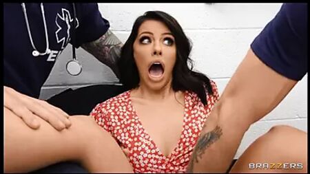 Adriana Chechik - Esguicho de Emergência. VÍDEO COMPLETO NO MyPornMate
