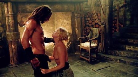 Hannah: novas cenas de nudez e sexo da série «Black Sails» no ScandalPlanet.Com