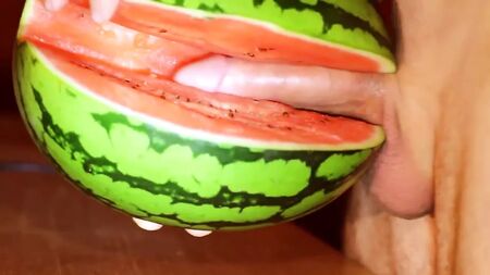 foda com fruta e auto-engolir - o melhor vem depois de se vir