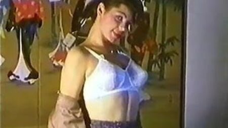 NÃO CONSIGO FAZER DE TI MINHA - videoclipe vintage de striptease