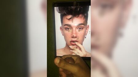 Homenagem a James Charles