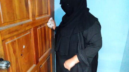 Vizinho obrigou uma senhora de 55 anos a ter relações sexuais numa empresa de limpezas - Sexo tamil