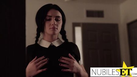 A Wednesday é abusada pela sua família adotiva assustadora - T3:E3