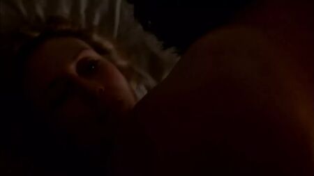 Vera Farmiga nua em «Never Forever» (2007)