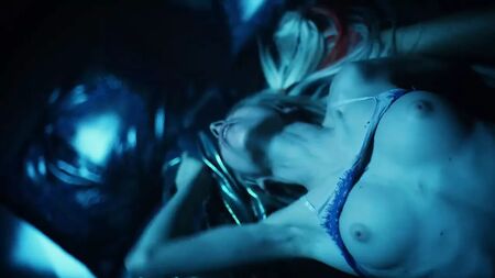 Hunter Schafer - Euphoria, 1.ª temporada, episódio 7 (2019)