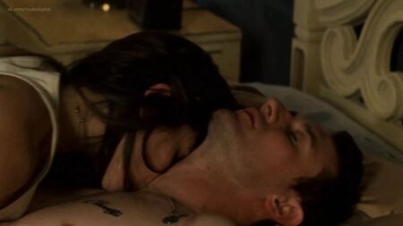 Jamie Lynn Sigler, Beneath the Dark, Cenas de sexo