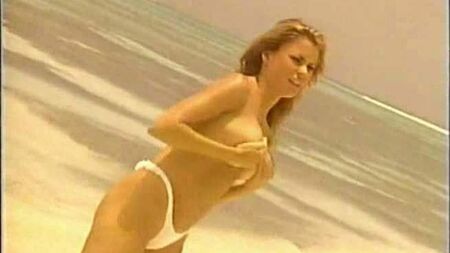 Sofia Vergara em biquíni e em topless para um calendário no ScandalPlanet