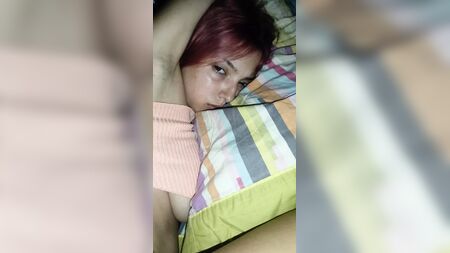 Fodendo a cona adolescente da minha namorada quando ela vem dormir