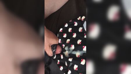 A usar um biquíni com a Hello Kitty