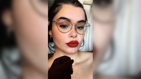 Barbie Ferreira: Como prestar homenagem