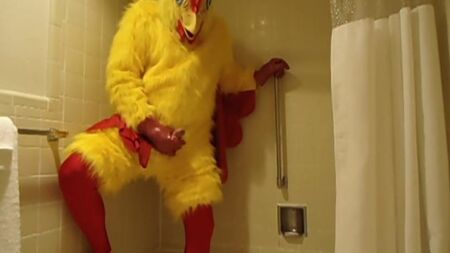 Fato de galinha com spandex e borracha a masturbar-se