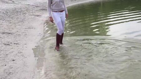 A caminhar no lago, com as minhas botas castanhas de equitação encharcadas
