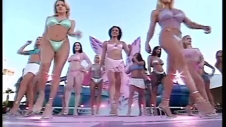Playboy Wet & Wild ao Vivo! Passe para os bastidores