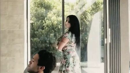 Sheridan Love fode o valentão da cidade