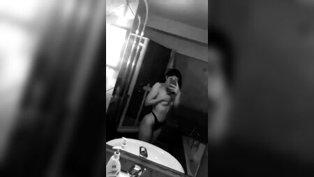 Mara Ognean, uma vlogger romena muito sensual