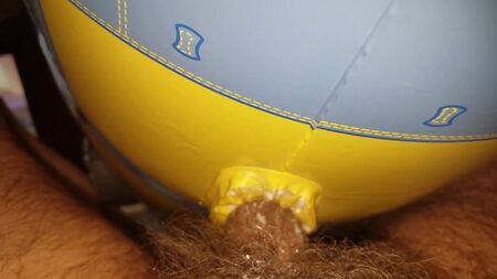 Minion insuflável controlado por rádio