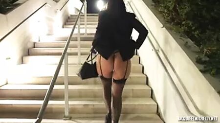 Mulher madura francesa de meias pretas RHT a ser penetrada por dois homens