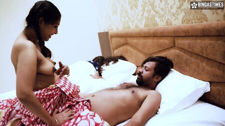 Quando a mulher se recusou a fazer sexo, o marido teve relações com a empregada à frente dela