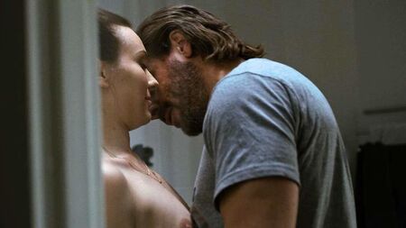 Aliette Opheim nua em cenas de sexo do filme «Hassel» no ScandalPlanet.Com