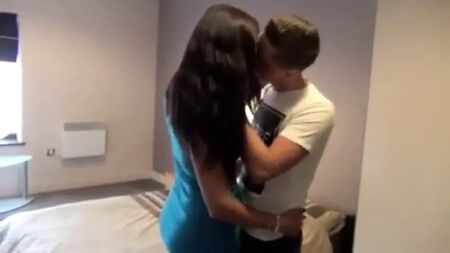 Traída por um aluno - o marido filma a jovem esposa
