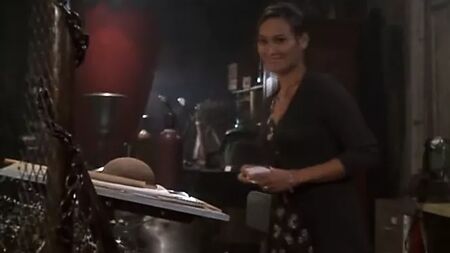 Tia Carrere - A Mulher do Meu Professor (1999) Milf e Jovem