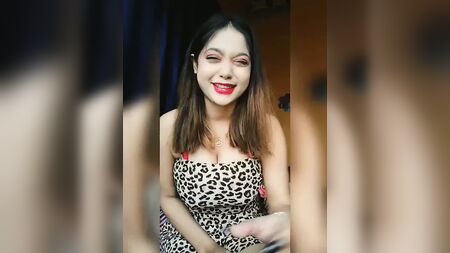 Novo vídeo de «Call Me Sherni», a adorável Ghosh