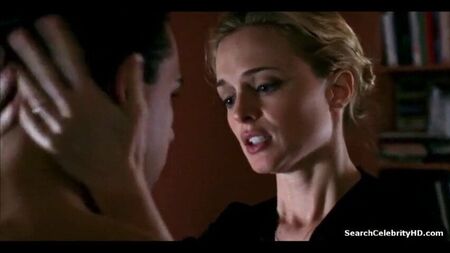 Heather Graham fodeu com força por trás