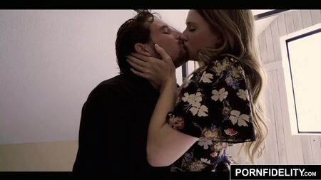 PORNFIDELITY Ashley Lane Não Consegue Parar de Esguichar