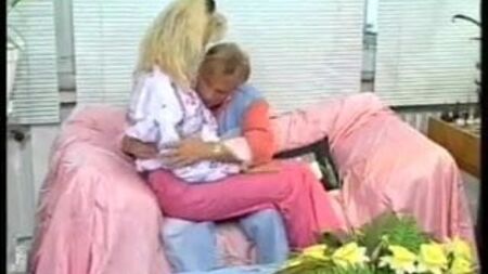 Pornografia com fatos de treino e blusões dos anos 80 na Alemanha