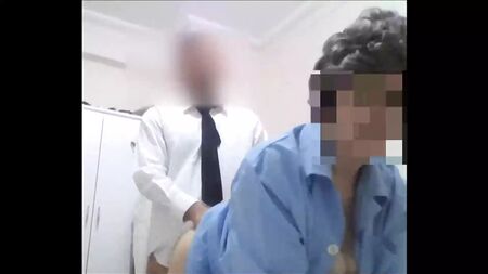 Professor que fode a empregada de limpeza da escola - Pornografia turca