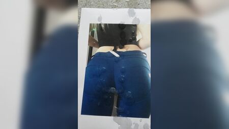 Homenagem ao rabo do Freddy em calças de ganga justas