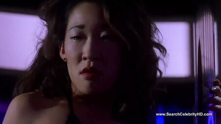 Sandra Oh nua - A dançar no Blue Iguana - HD