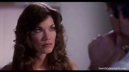 Barbi Benton nua - Massacre no Hospital