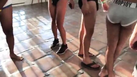 Festa de boas-vindas para novos alunos na faculdade