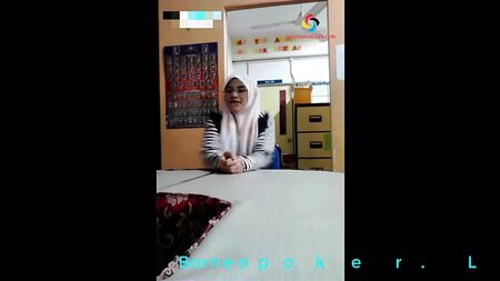 A PROFESSORA GOSTA DE ANDAR NU