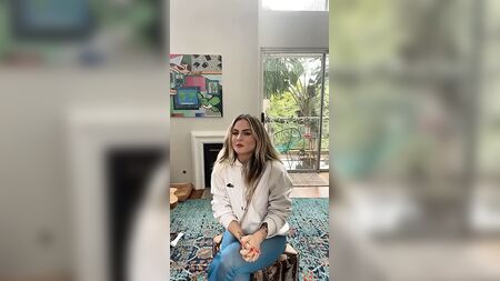 JoJo Levesque: Deslize do peito
