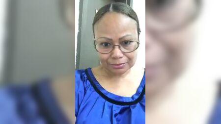 Mulher dominicana de 59 anos – a vulva é visível. Pénis grande