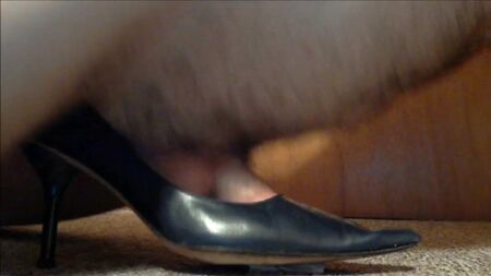 Sapatos de salto alto em couro azul-marinho com detalhes «Fuck and Cum»