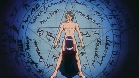 A amante de um culto hentai transforma um rapaz num monstro