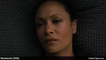 Cenas de nudez frontal de Thandie Newton em «Westworld»