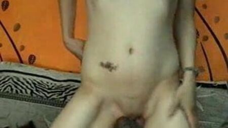 Espetáculo anal romeno com a Ramona