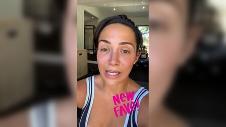 A Frankie Bridge está com dores no rabo depois de um treino